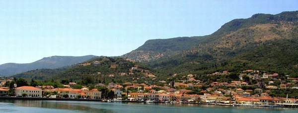  Vathi il porto principale di Itaca